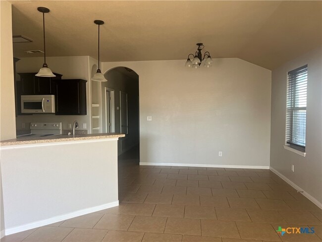 Building Photo - 1401 Loyal Ln