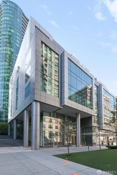 Building Photo - 333 Main St