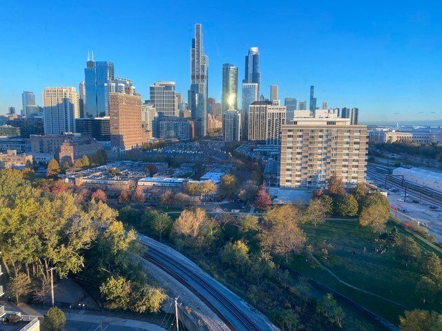 Building Photo - 1629 S Prairie Ave
