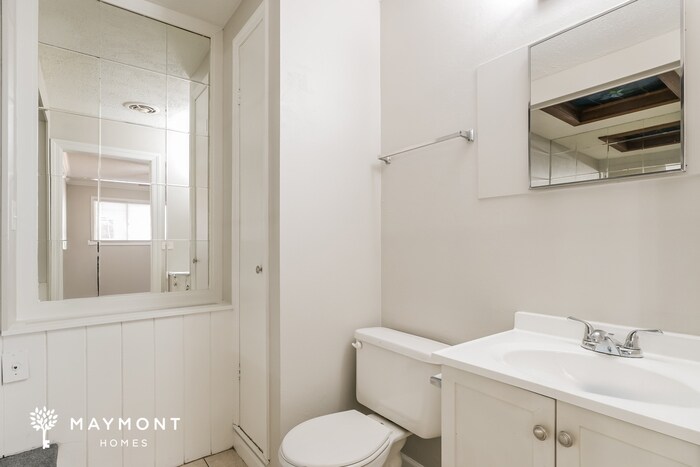 Building Photo - 3145 Kingsley Dr