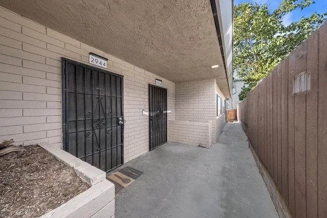 Entrance - 2946 E 29th St