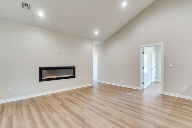 Building Photo - Fox Ridge Marley