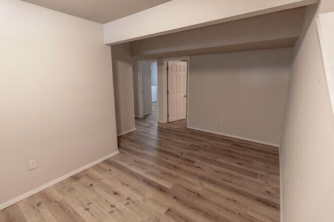 Building Photo - 216 Wheaton Ct