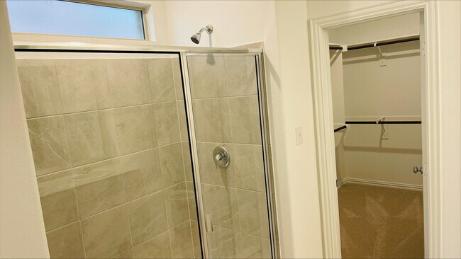 Building Photo - 10029 Little Tree Ln