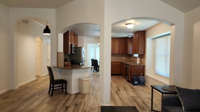 Building Photo - 11742 Fortune Park Dr