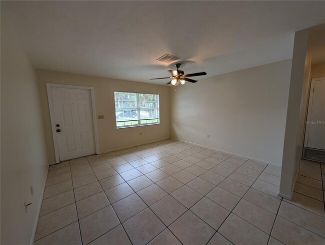Building Photo - 2129 Couver Dr