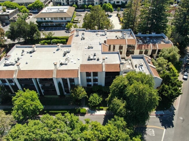 Building Photo - 226 W Edith Ave