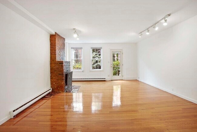 Building Photo - 15 Appleton St