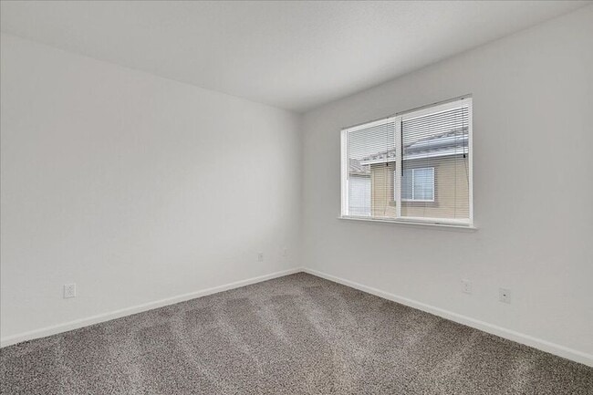 Building Photo - 566 Del Mar Cir