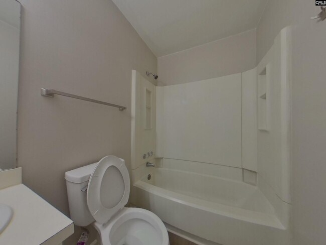 Building Photo - 516 Kenton Dr