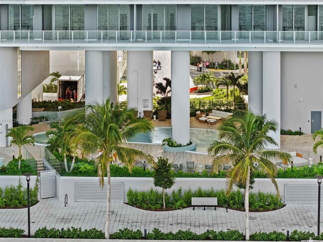 Building Photo - Northeast 24th Street, Miami, FL 33137 - 2 BR 2 BA condo