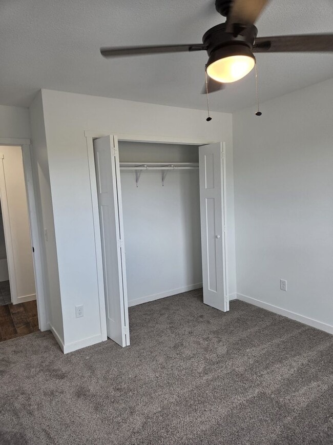 Building Photo - 105 8th St