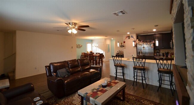 Building Photo - 13706 Mussel Rn