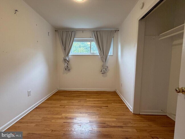 Building Photo - 5835 Mt Vernon Dr