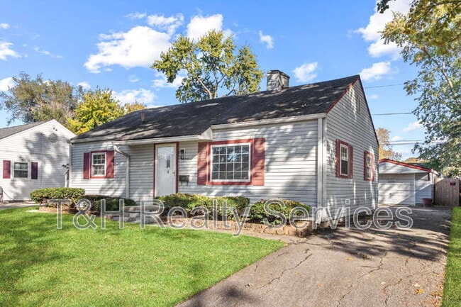 Building Photo - 2233 St Paul St