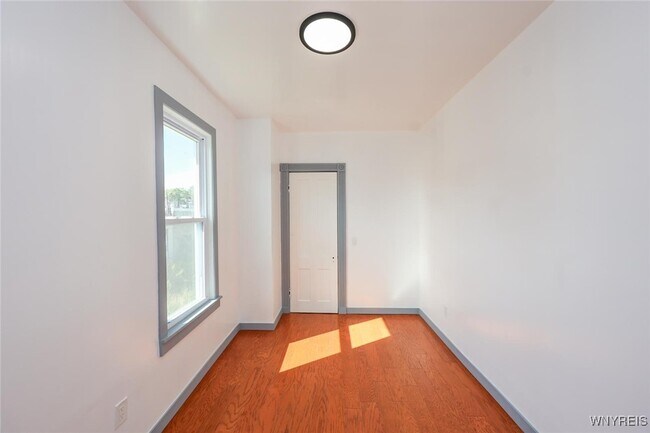 Building Photo - 30 Glenwood Ave