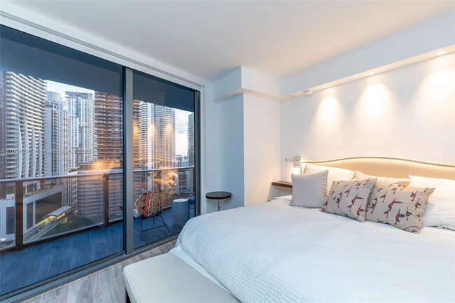 Building Photo - 801 S Miami Ave