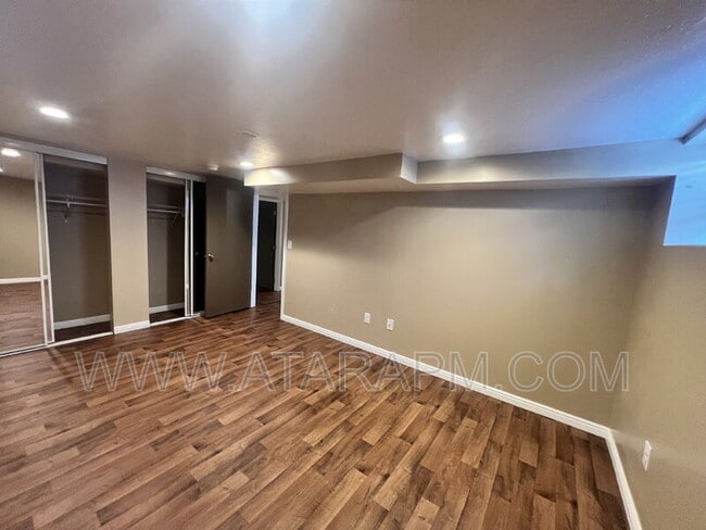Building Photo - 871 Foothill Dr
