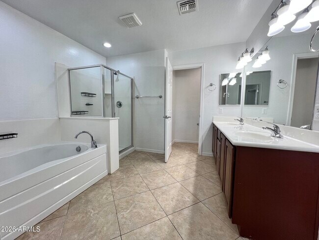 Building Photo - 4642 S Carmine Ln