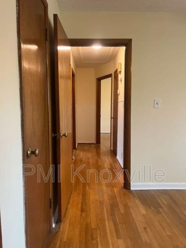 Building Photo - 4308 Lonas Dr