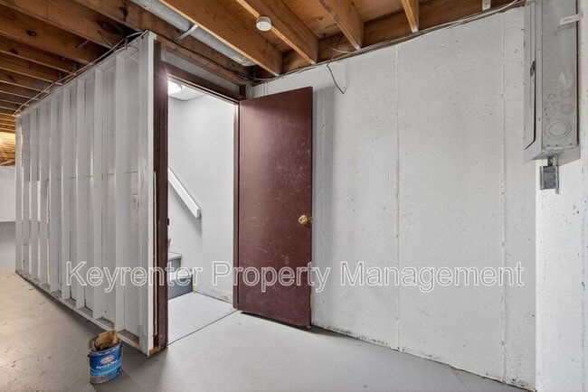 Building Photo - 12117 Castilon Ave