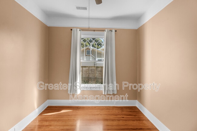 Building Photo - 1206 E 48th St