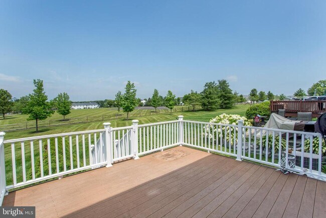 Building Photo - 207 Hampshire Dr