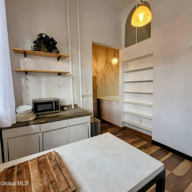 Building Photo - 199 2nd St