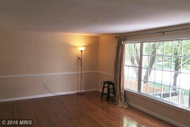 Building Photo - 8180 Fernlake Ct