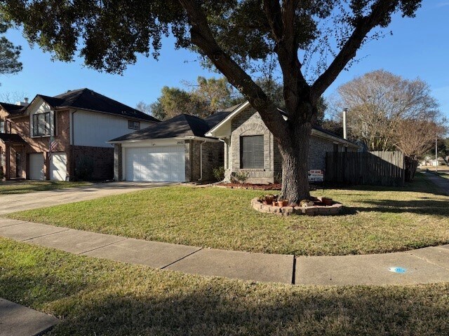 Building Photo - 2902 Silent Dr