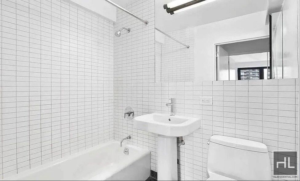 Building Photo - East 39th Street