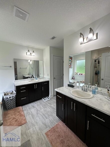 Building Photo - 673 Fairview Cir