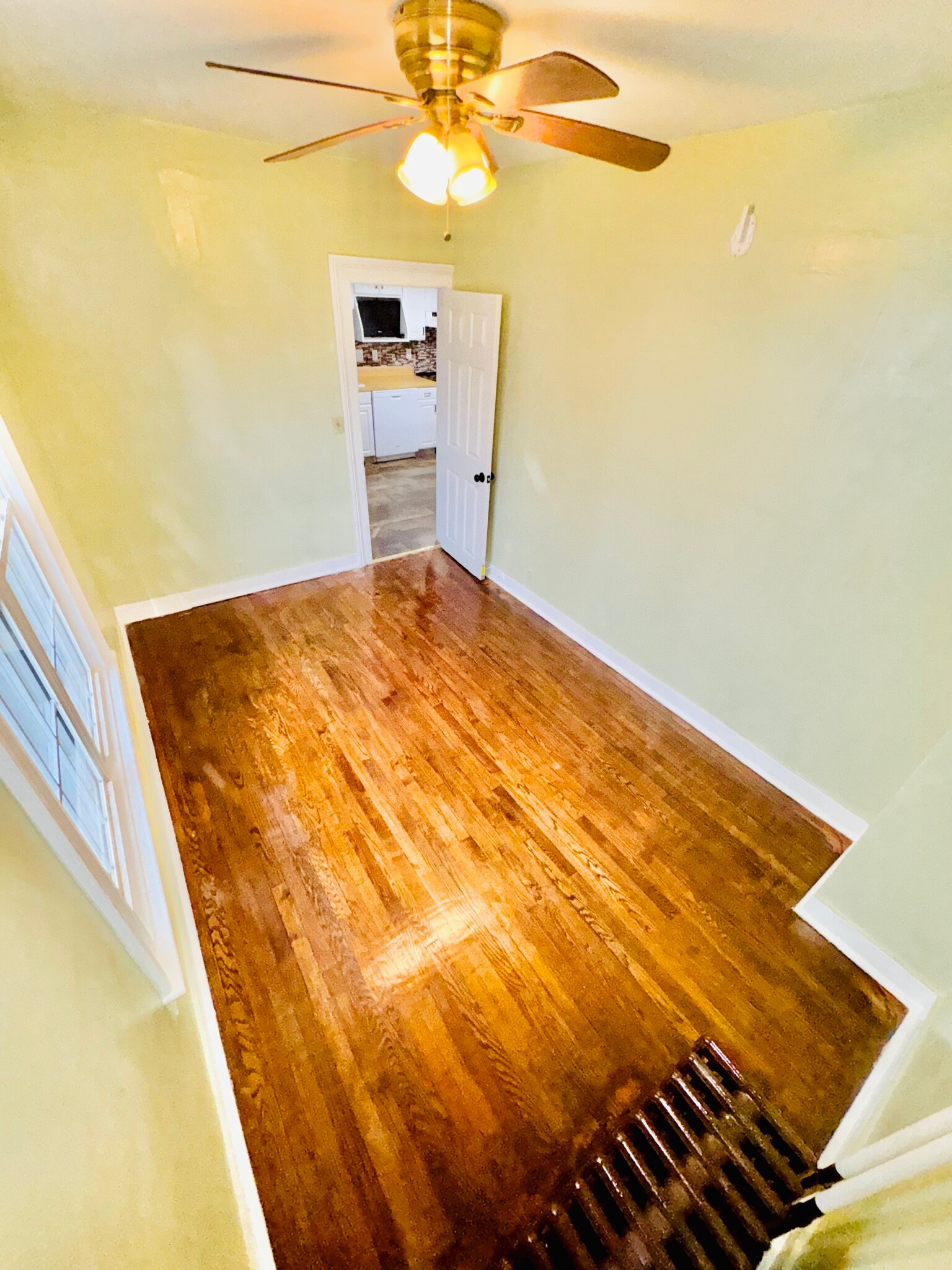 Secondary bedroom - 412 Pearl Lake Rd