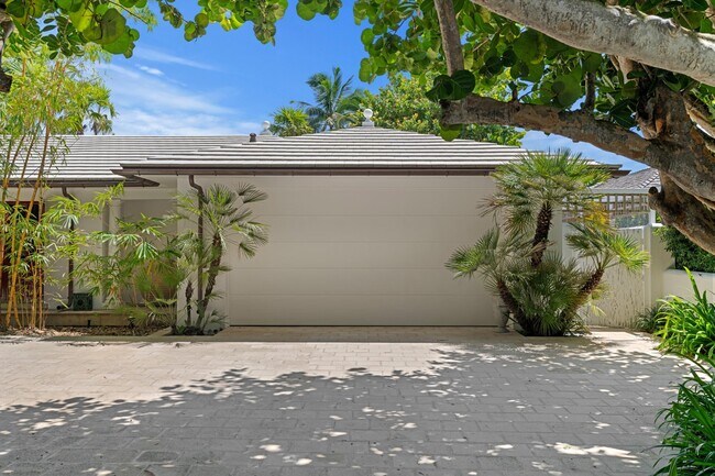 Building Photo - 7500 S Flagler Dr