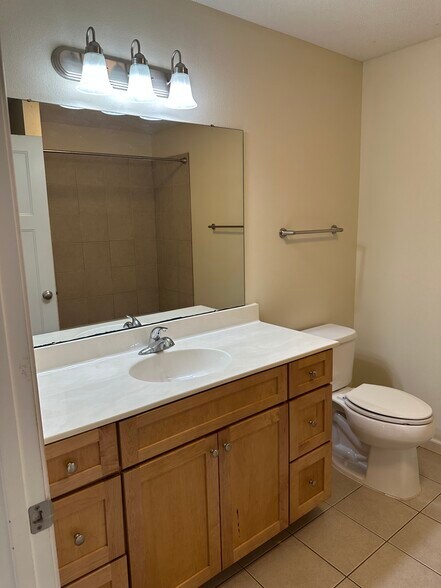 Building Photo - 2404 3rd Ave SE