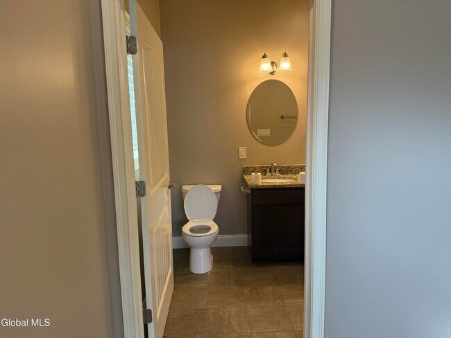 Building Photo - 48 Bavarian Wy