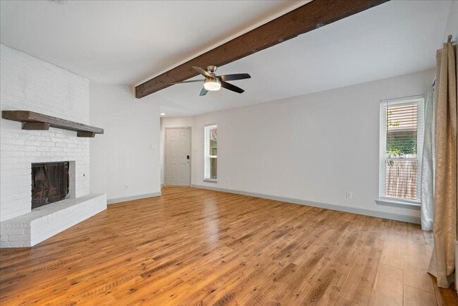 Building Photo - 2302 Berkett Dr