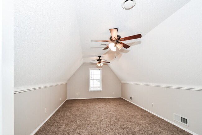 Building Photo - 11616 Leewood Dr