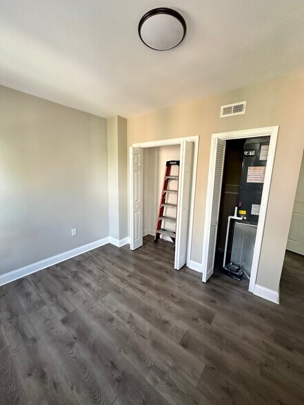 Building Photo - 2544 Turner St