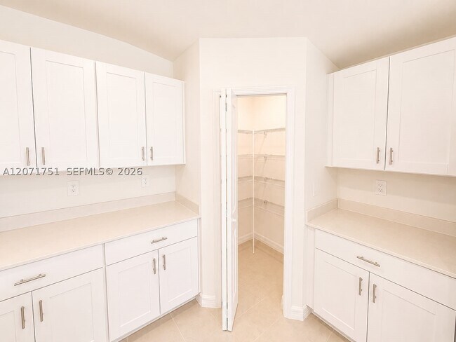 Building Photo - 17293 Cantu Ct