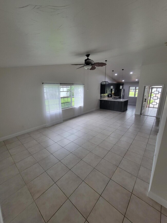 Building Photo - 104 Arrowhead Cir