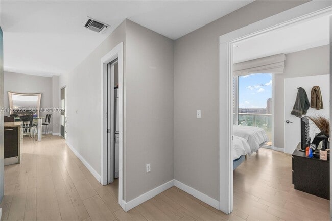 Building Photo - 900 Biscayne Blvd