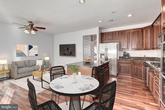 Building Photo - 7576 Maidenhead Dr