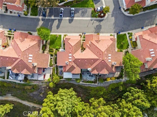 Building Photo - 37 Giotto