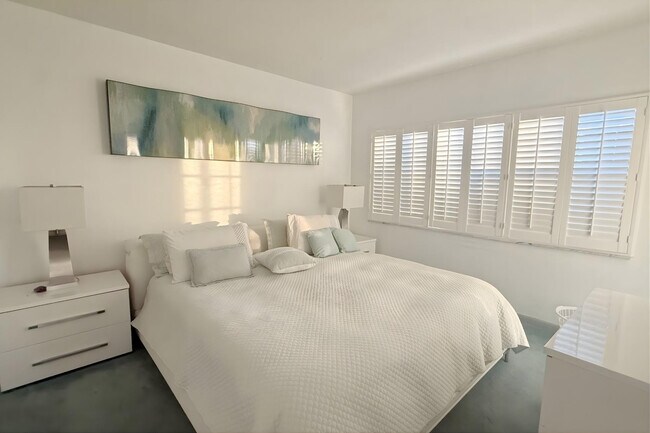 Building Photo - 4117 Bougainvilla Dr