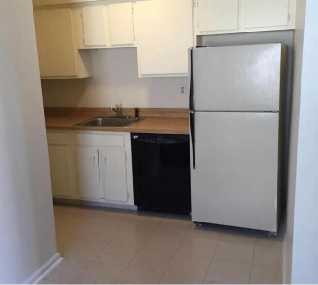 Building Photo - 519 Gia Cir