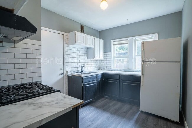 Building Photo - 4126 N Girard Ave