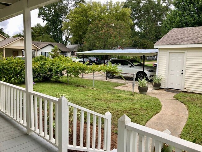 Building Photo - Iconic.... Capital Heights Cottage