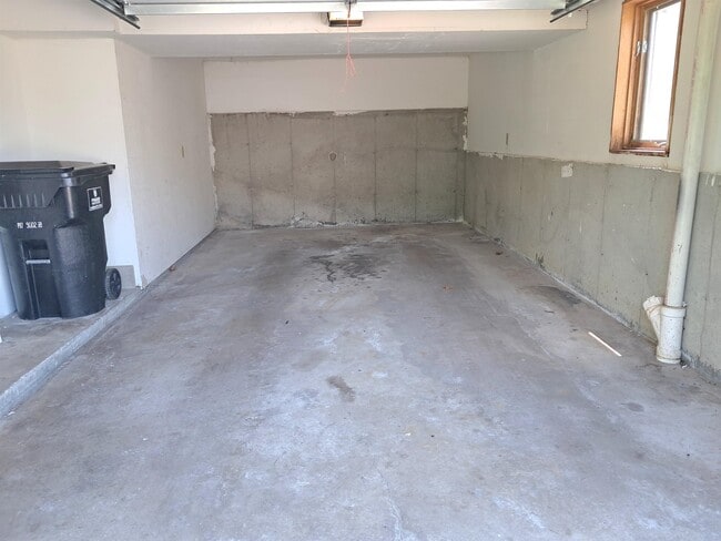 Building Photo - 4 Esquire Cir