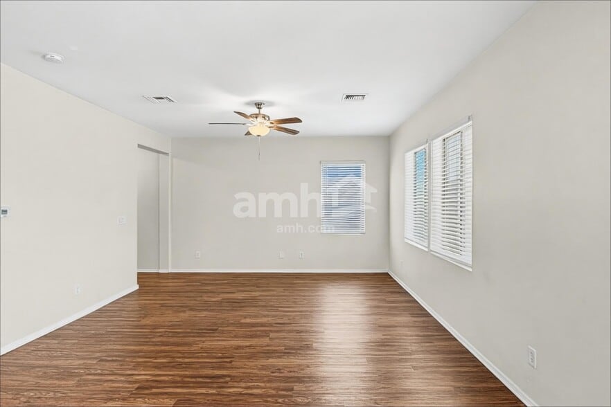 Building Photo - 902 E Autumn Harvest Pl